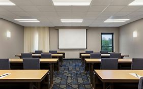 Courtyard By Marriott Pittsburgh Airport