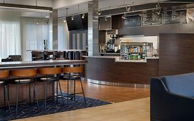 Courtyard By Marriott Pittsburgh Airport